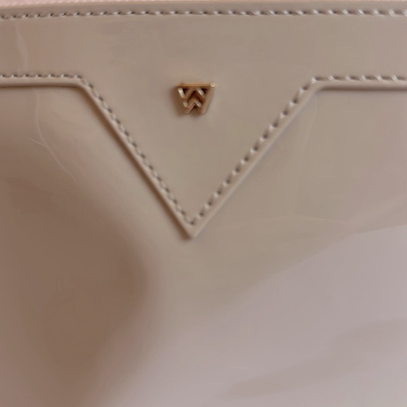 Kelly Wynne Patent Leather Go Get ‘Em Pouch- Medium - Picture 2 of 3